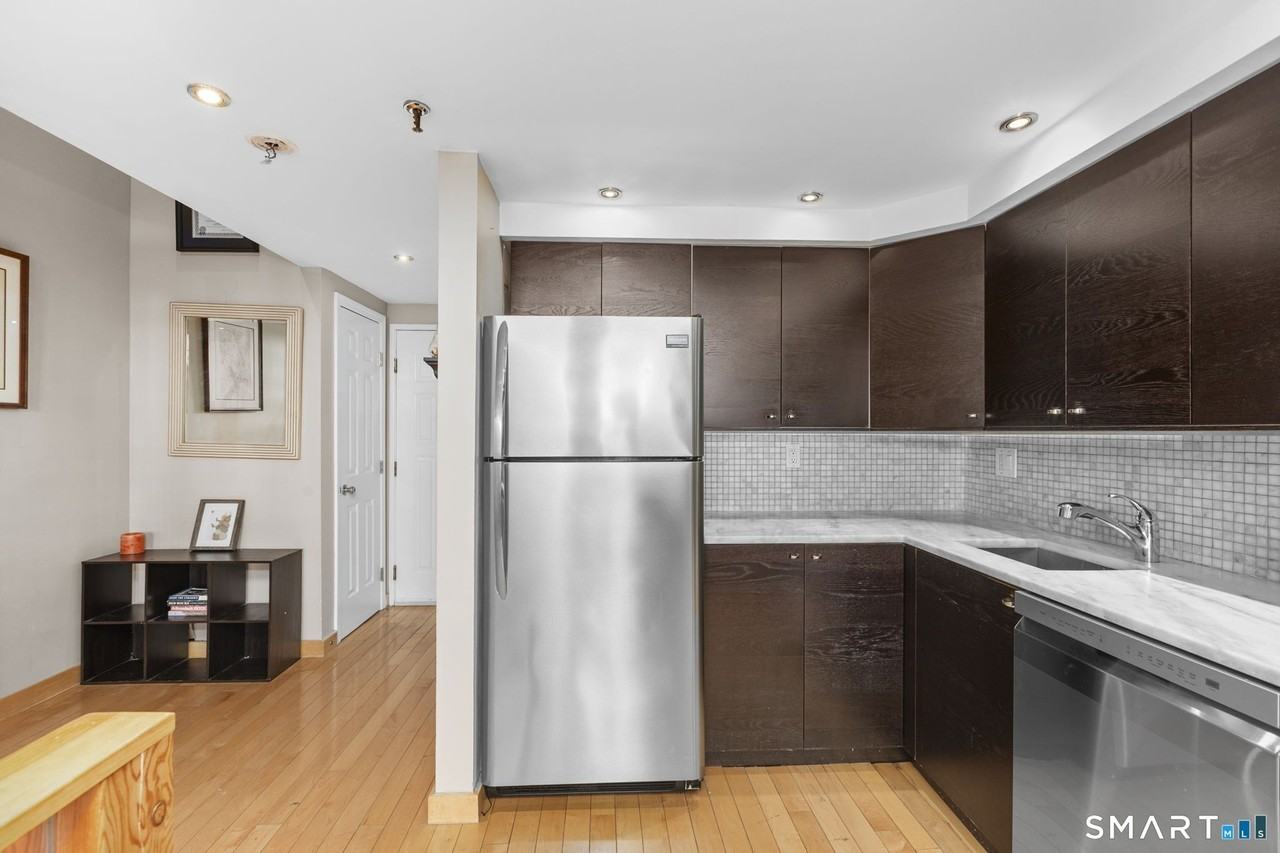 25 Grand St #240 - Photo 7 of 23