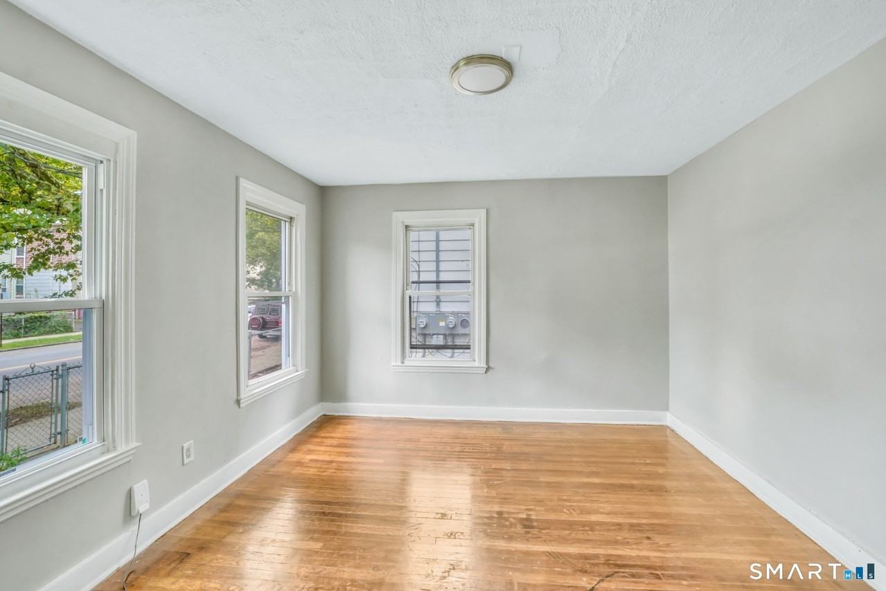 718 Winchester Ave #1 - Photo 5 of 9