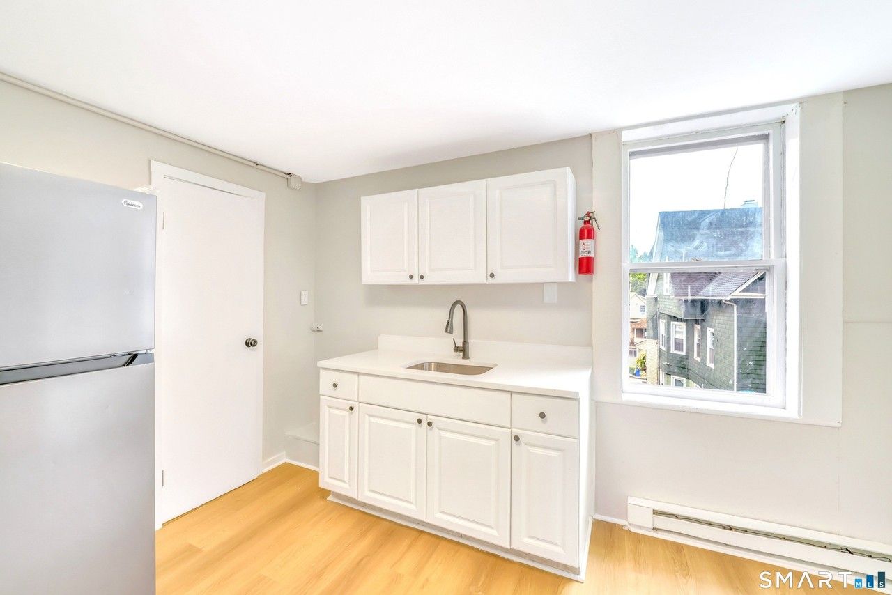 67 Burton St #2B - Photo 2 of 8