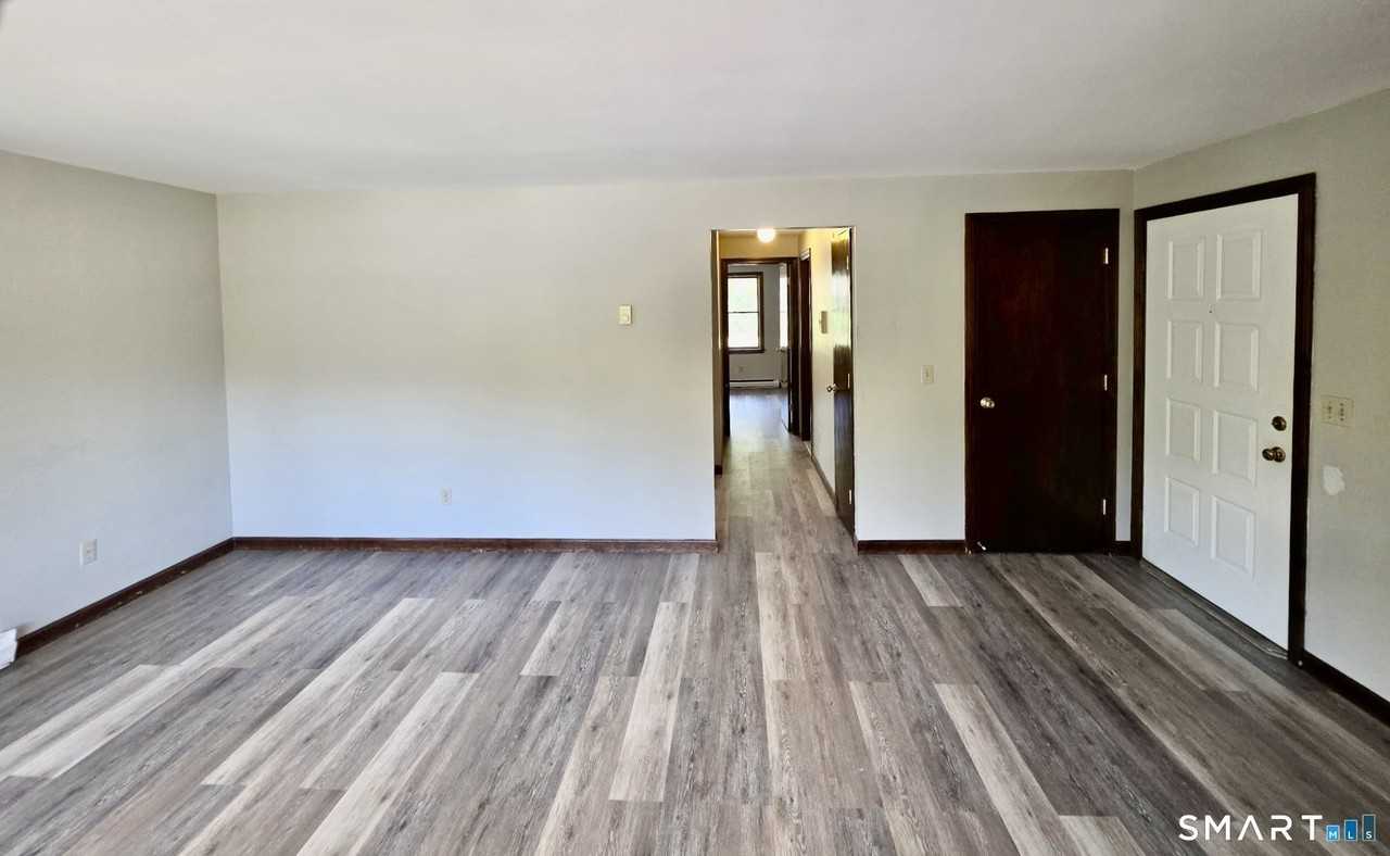 302 Boston Post Rd #16 - Photo 6 of 9