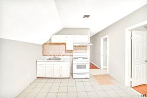 featured image of 76 Thompson St #3