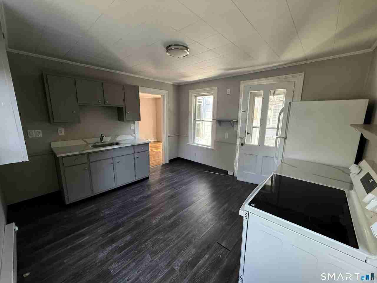 38 Neumann St - Photo 2 of 5