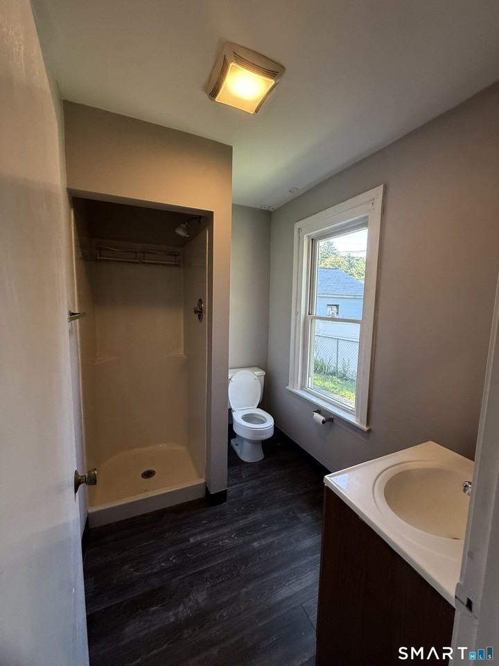 38 Neumann St - Photo 4 of 5