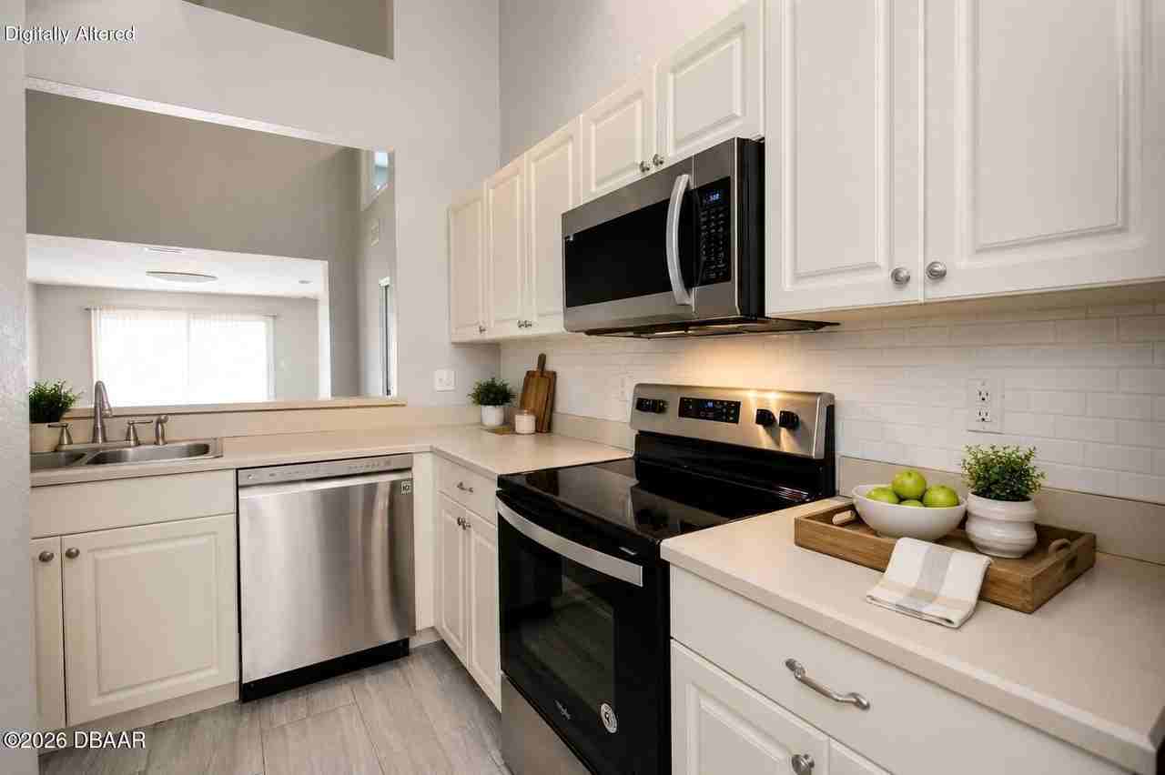 1025 Alabama Ave - Photo 3 of 25
