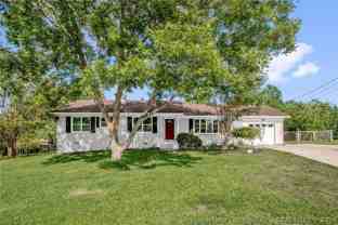 604 Roundtree Dr - Photo 1 of 1