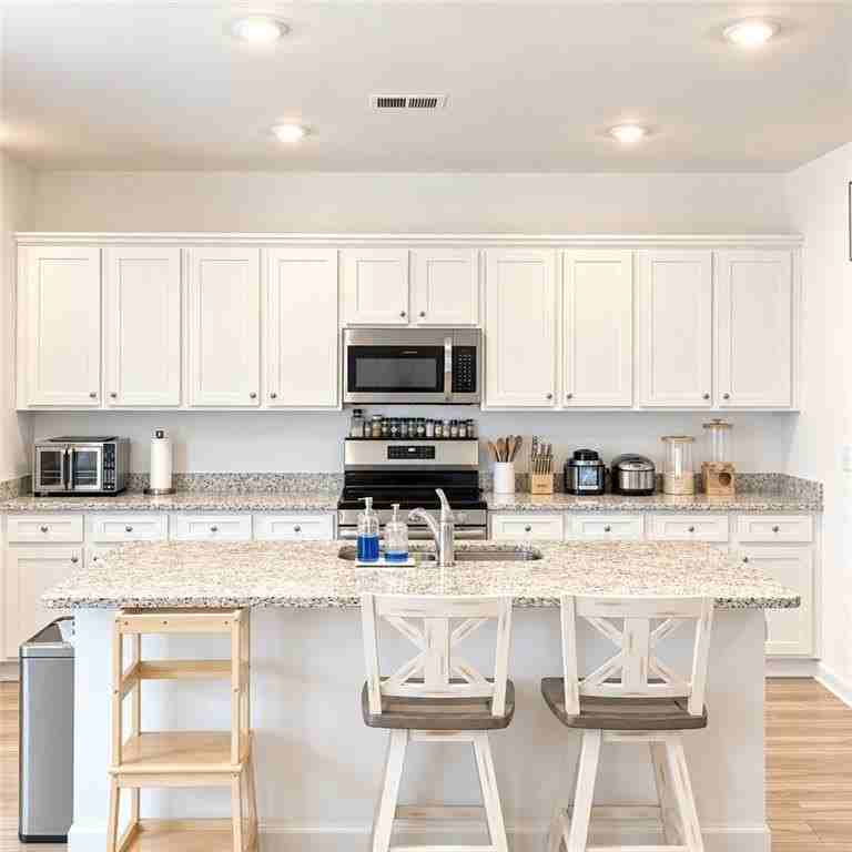987 Evergreen Rd - Photo 2 of 12