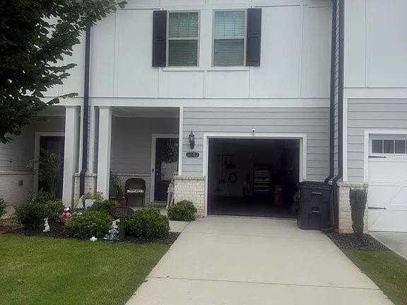 5542 Plain Field Ln - Photo 2 of 29