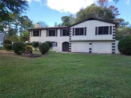 featured image of 2035 Debra Ln