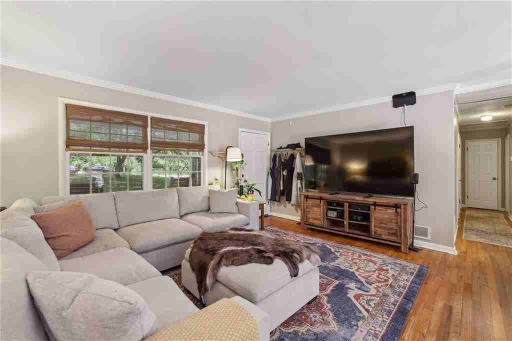 2172 Jonathon Ln Ne - Photo 4 of 22