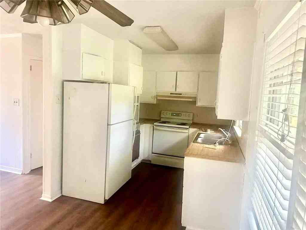 2959 Reynolds Dr - Photo 3 of 13