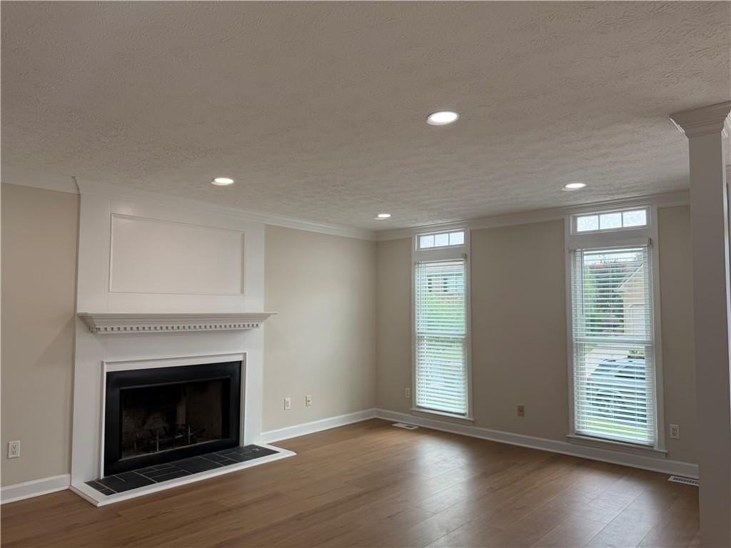 2210 Concord Sq Ne - Photo 4 of 26