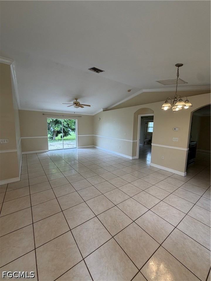 409 Candlewick Cir E - Photo 2 of 8