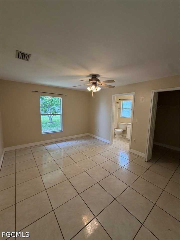 409 Candlewick Cir E - Photo 4 of 8