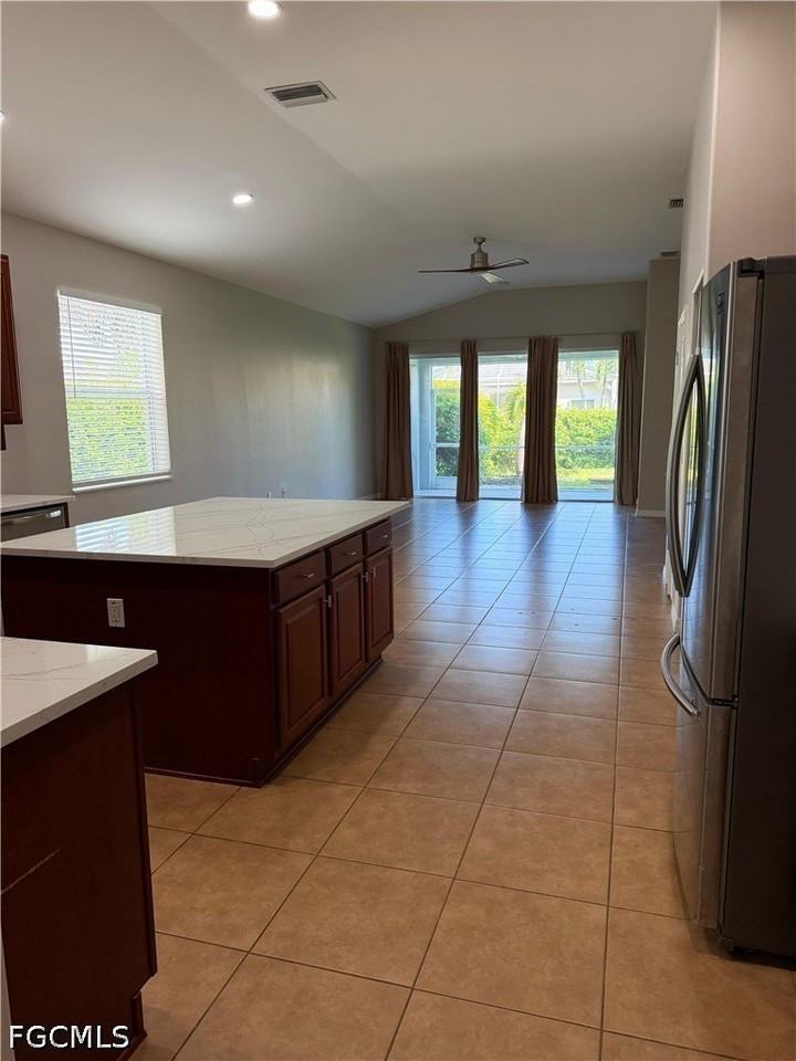 2461 Sutherland Ct - Photo 3 of 19