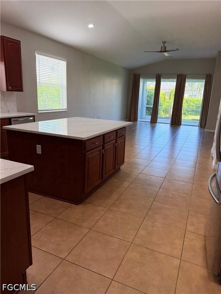 2461 Sutherland Ct - Photo 5 of 19