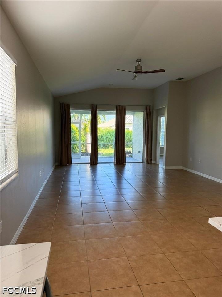 2461 Sutherland Ct - Photo 6 of 19