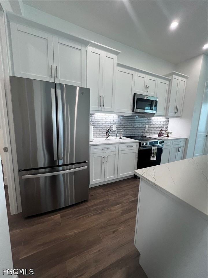 2803 44th St Sw - Photo 2 of 33