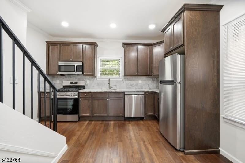 350 Arlington Ave - Photo 2 of 22