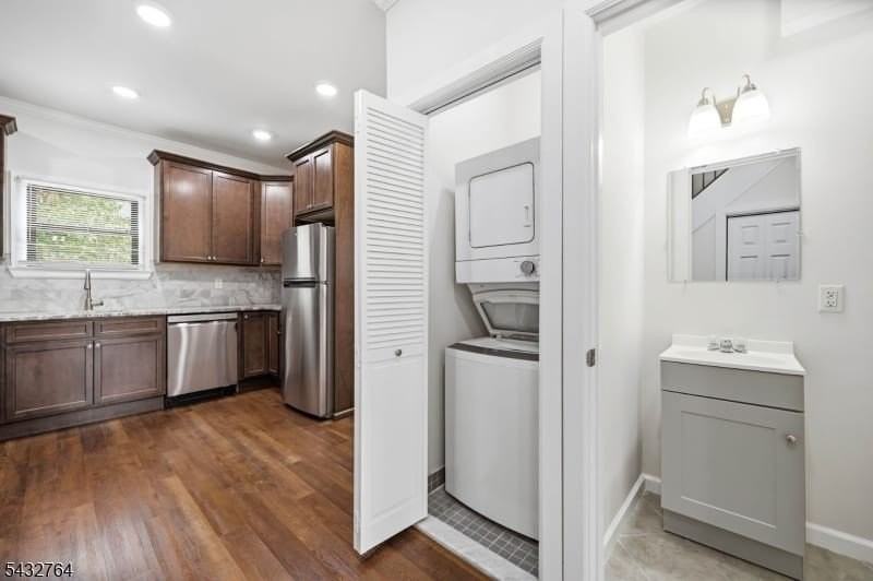 350 Arlington Ave - Photo 4 of 22