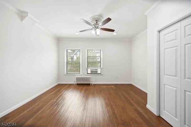 350 Arlington Ave - Photo 7 of 22