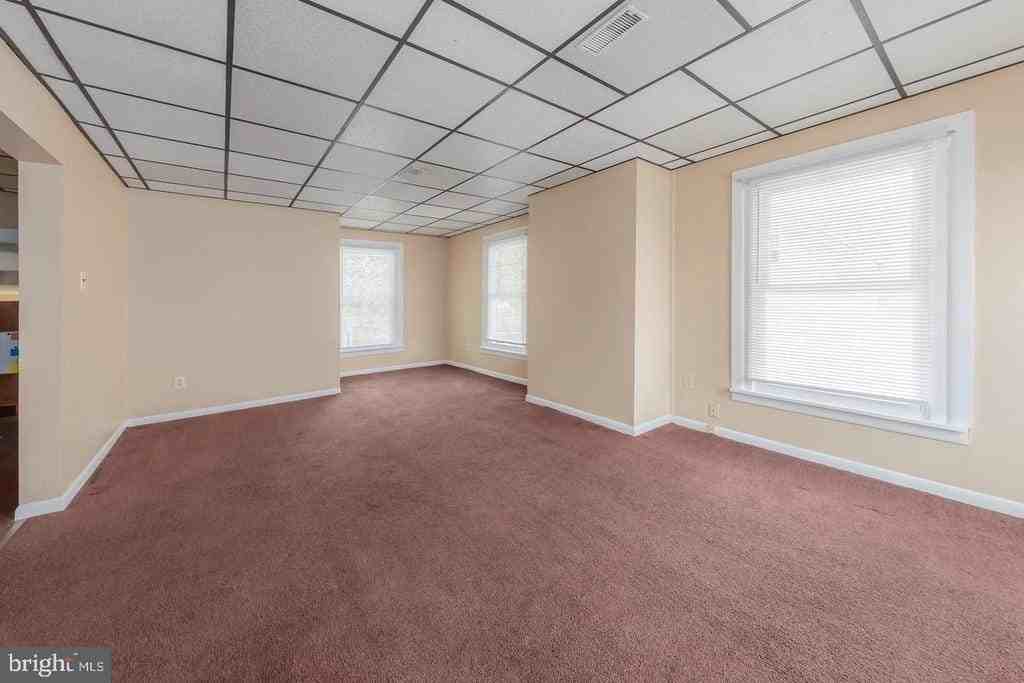 18 Main St - Photo 7 of 8