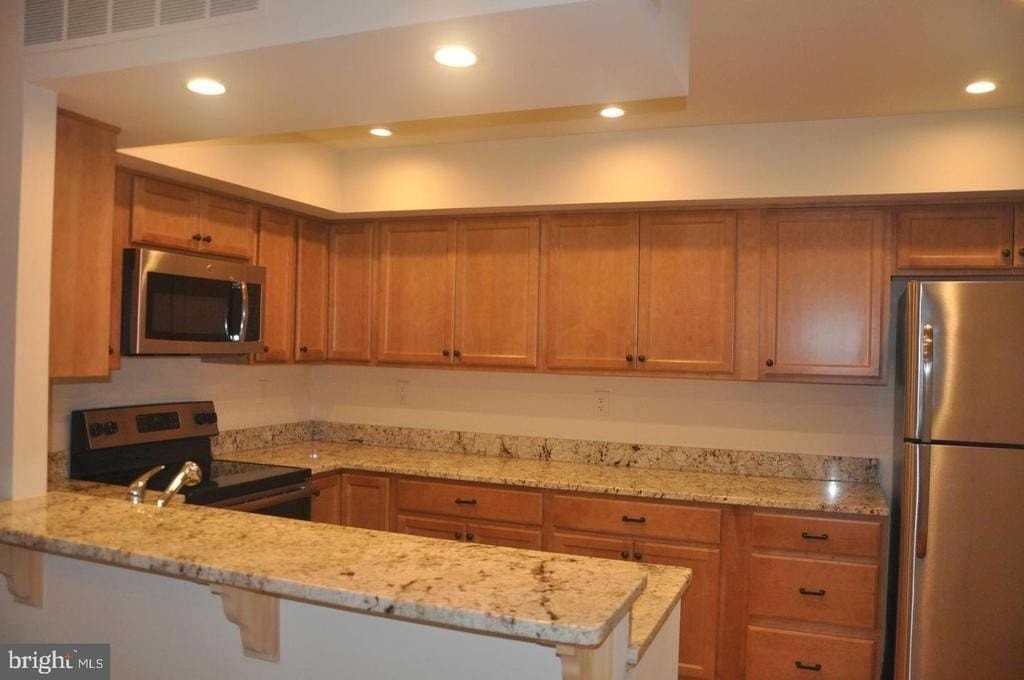 112 Woodgate Ln - Photo 3 of 19