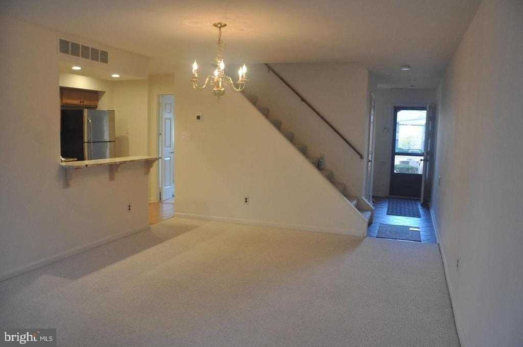 112 Woodgate Ln - Photo 6 of 19