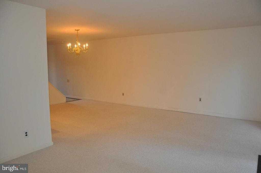 112 Woodgate Ln - Photo 7 of 19