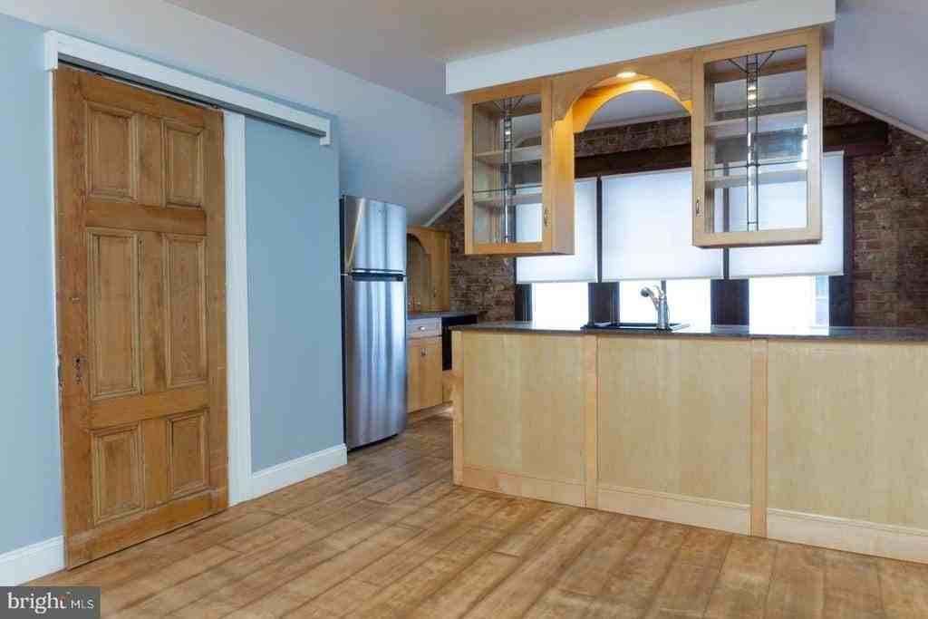 1625 Brandywine St - Photo 4 of 15