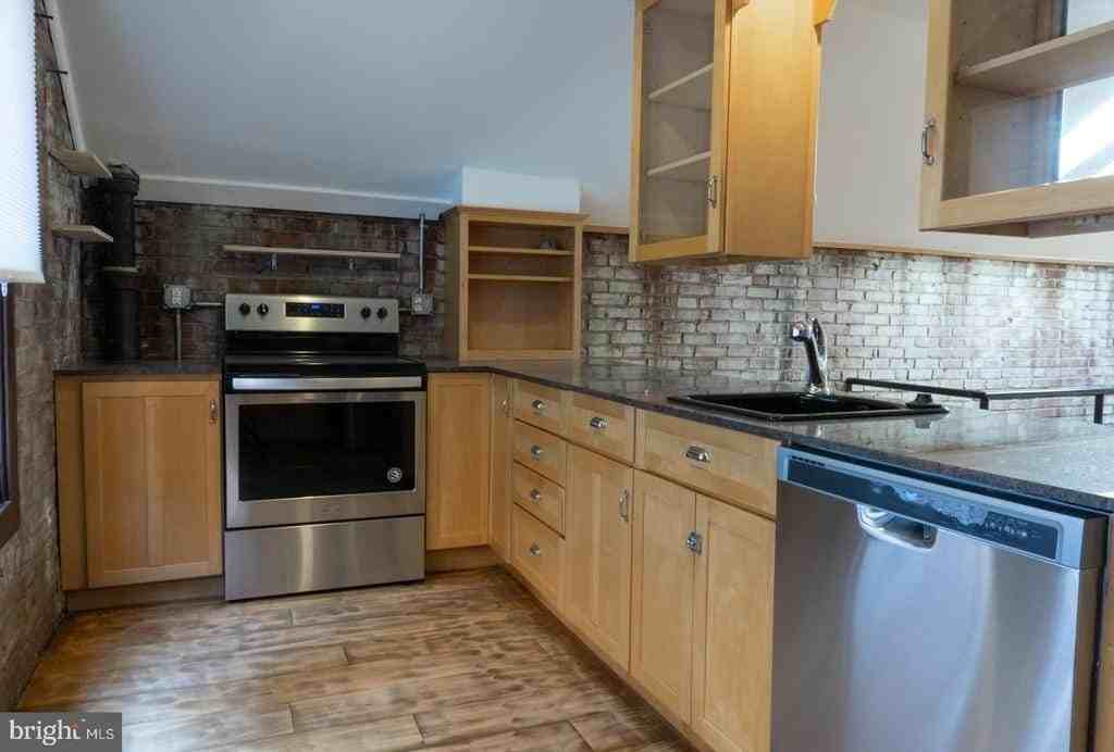1625 Brandywine St - Photo 5 of 15