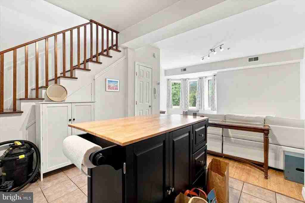 800 N 2nd St - Photo 3 of 25