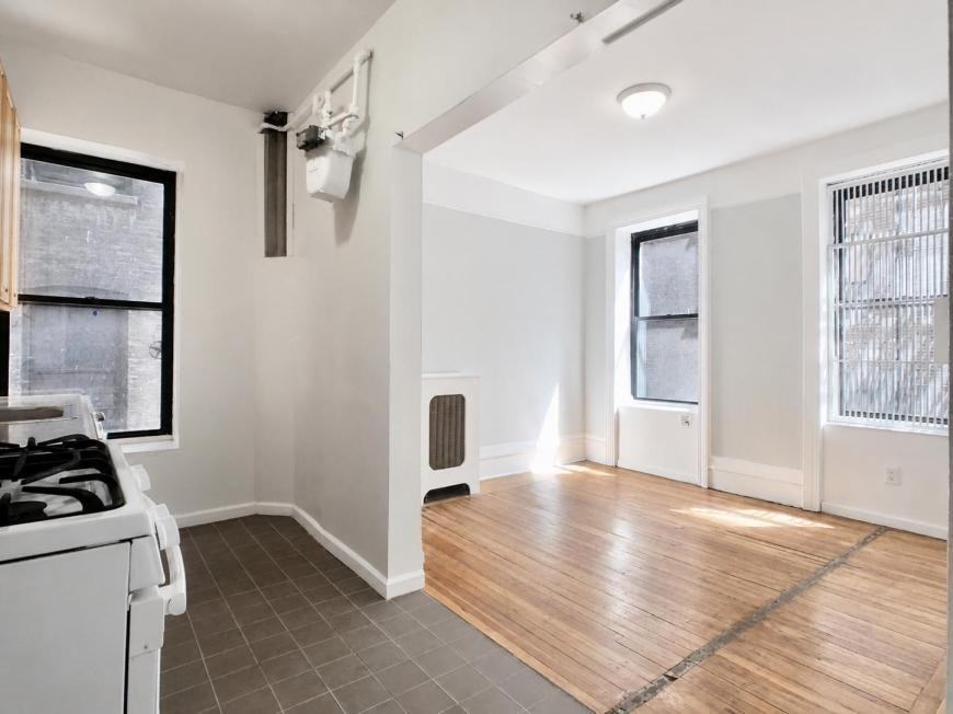 182 Claremont Ave - Photo 3 of 10