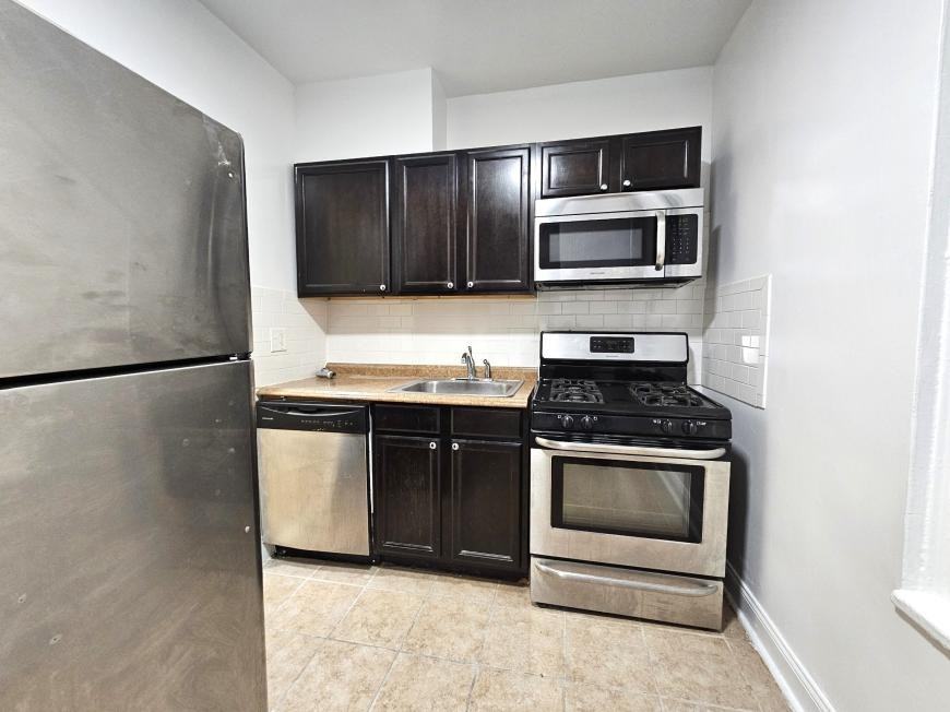 106 Fort Washington Ave - Photo 5 of 9