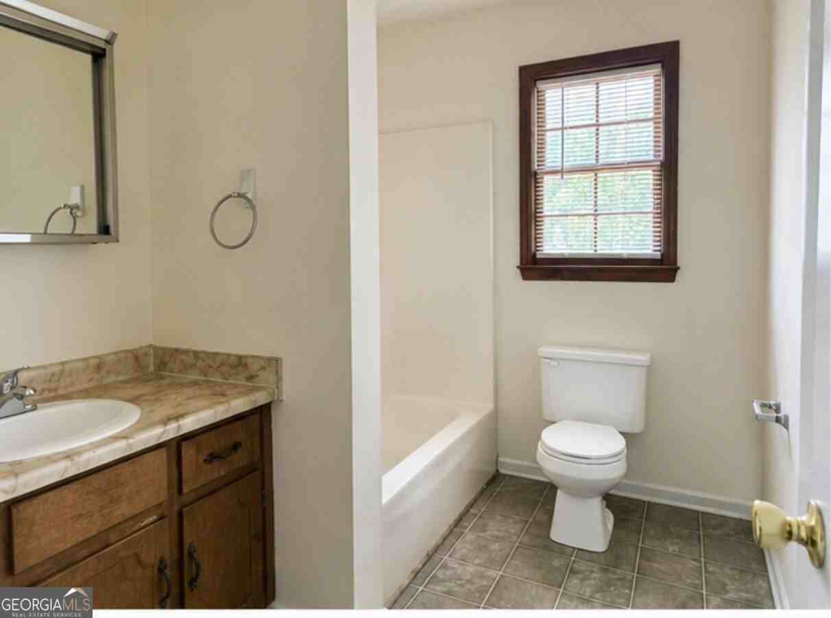 250 Highland Park Dr - Photo 5 of 7