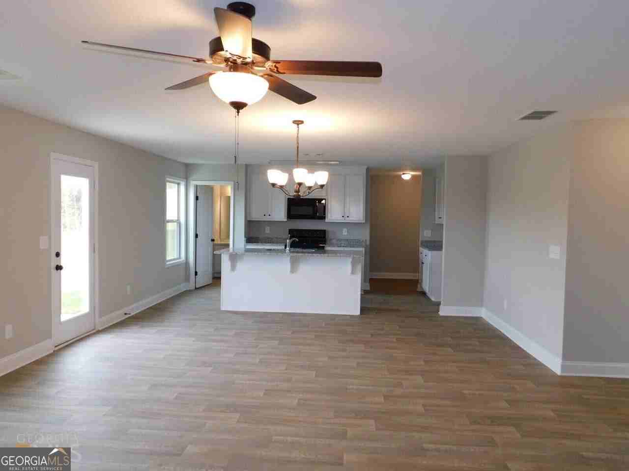 2214 Savannah Dr - Photo 6 of 20