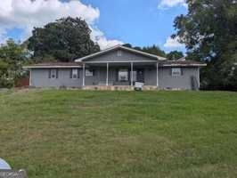 featured image of 153 Commerce Ln
