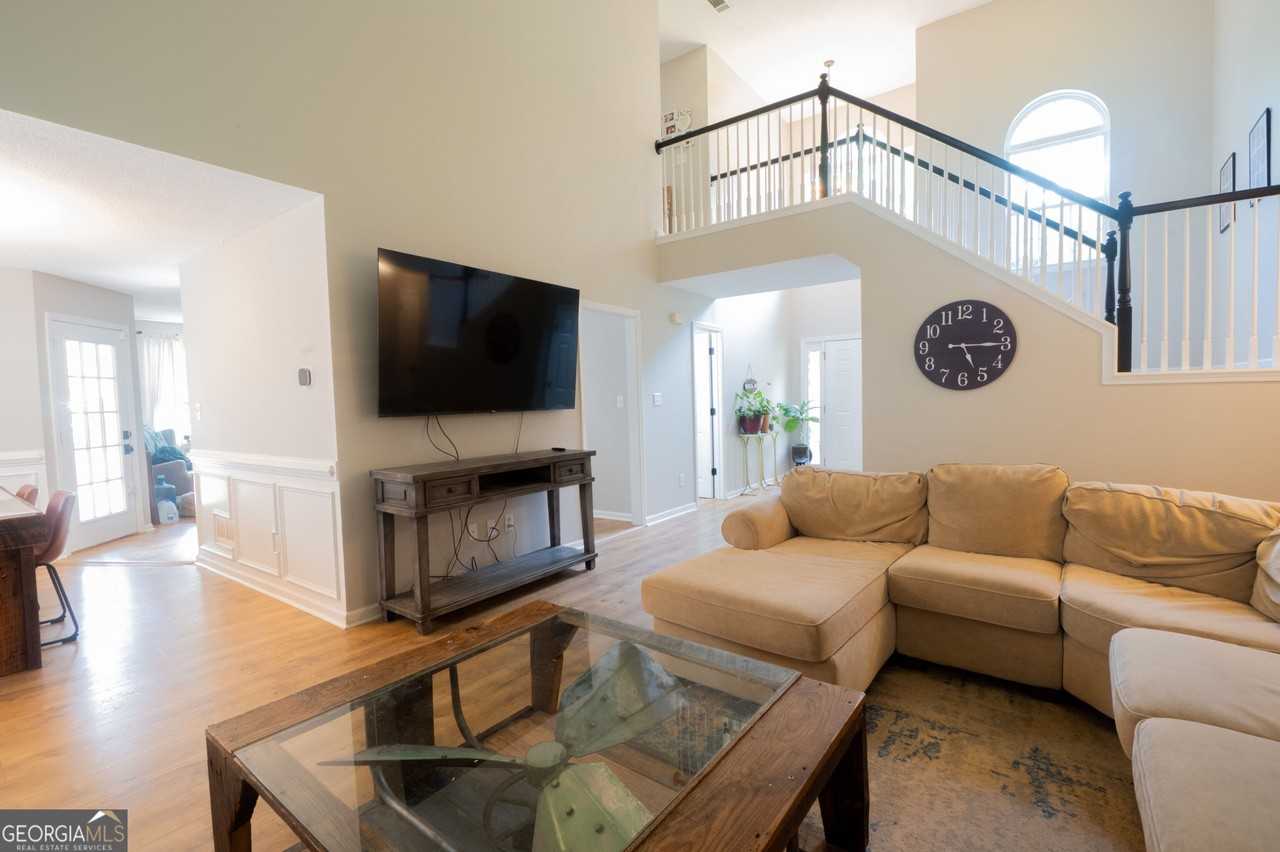 95 Crescent Cir - Photo 2 of 5