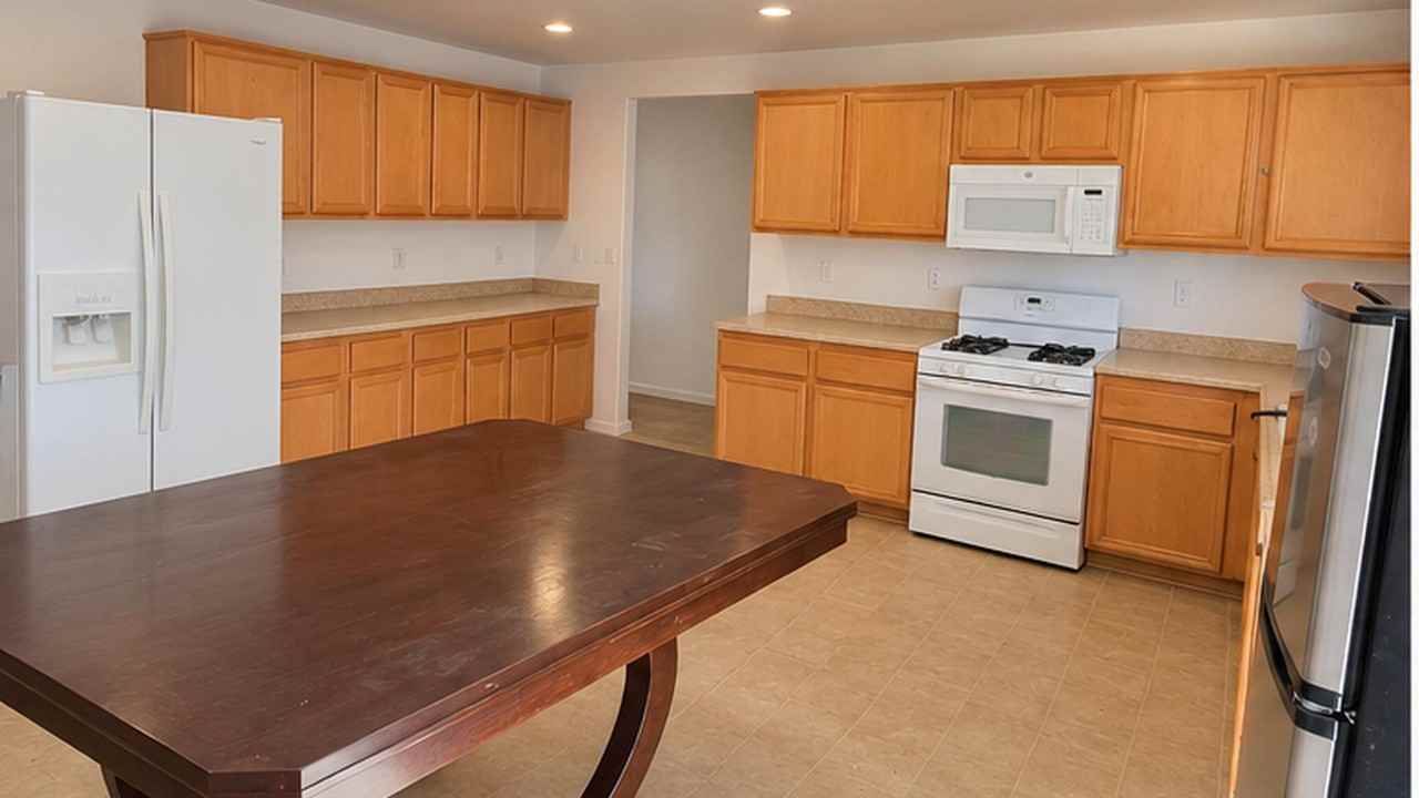 Dallas Pl - Photo 2 of 10