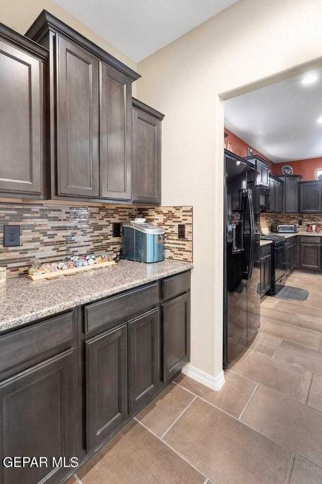 1503 Victoria Marie Dr - Photo 5 of 33