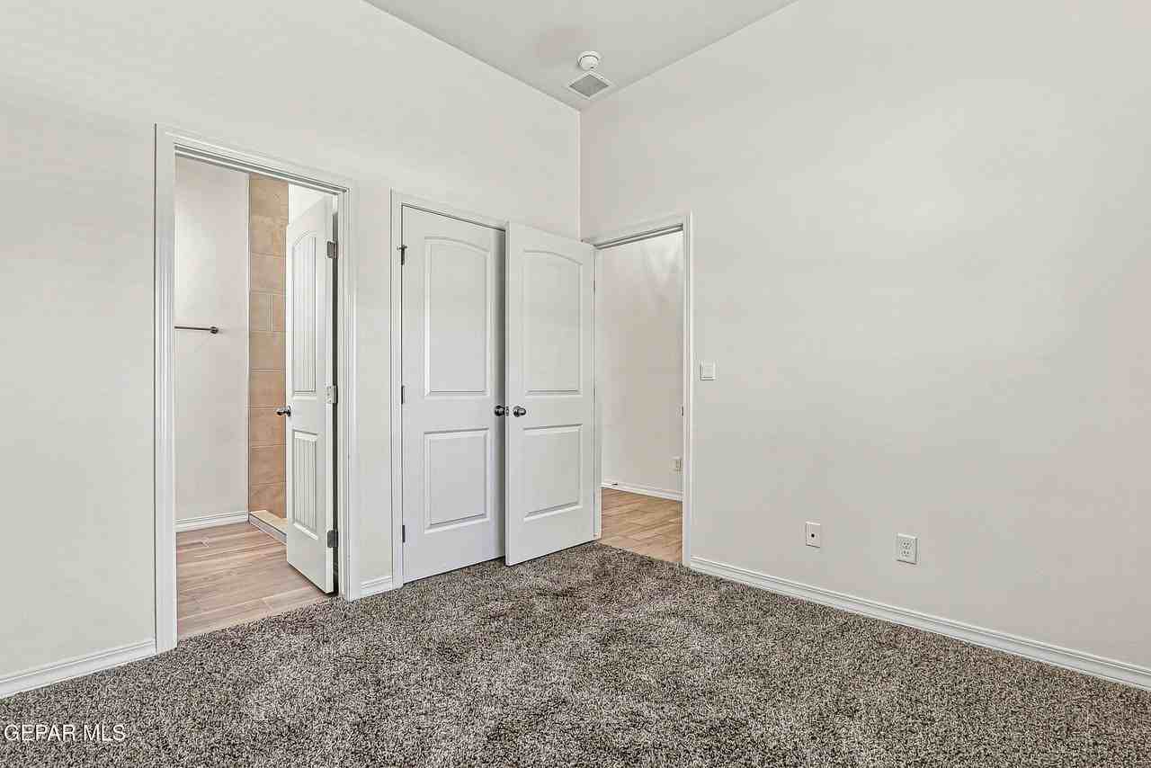 13253 Coldham St - Photo 4 of 42
