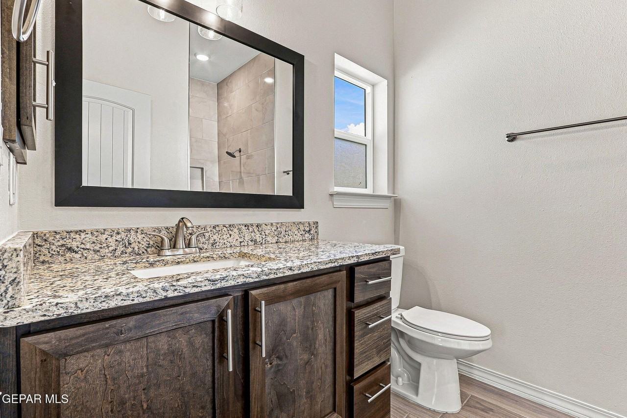 13253 Coldham St - Photo 7 of 42