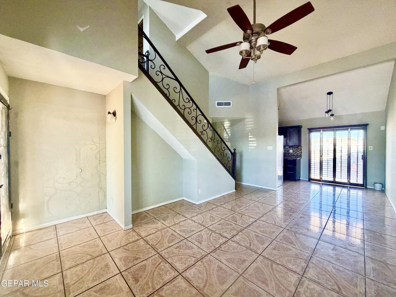 9150 Bur Oak Cir - Photo 3 of 31