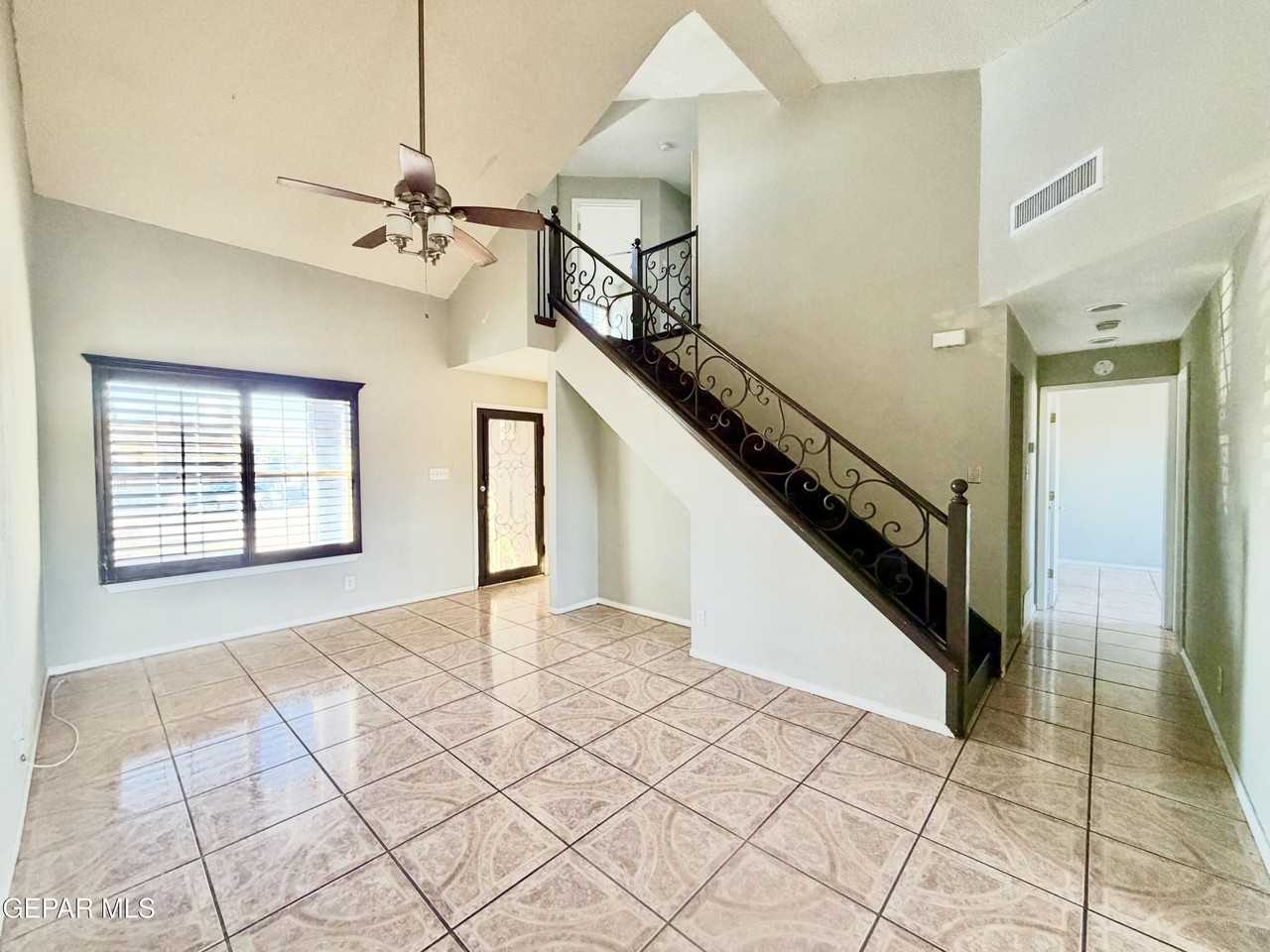 9150 Bur Oak Cir - Photo 4 of 31