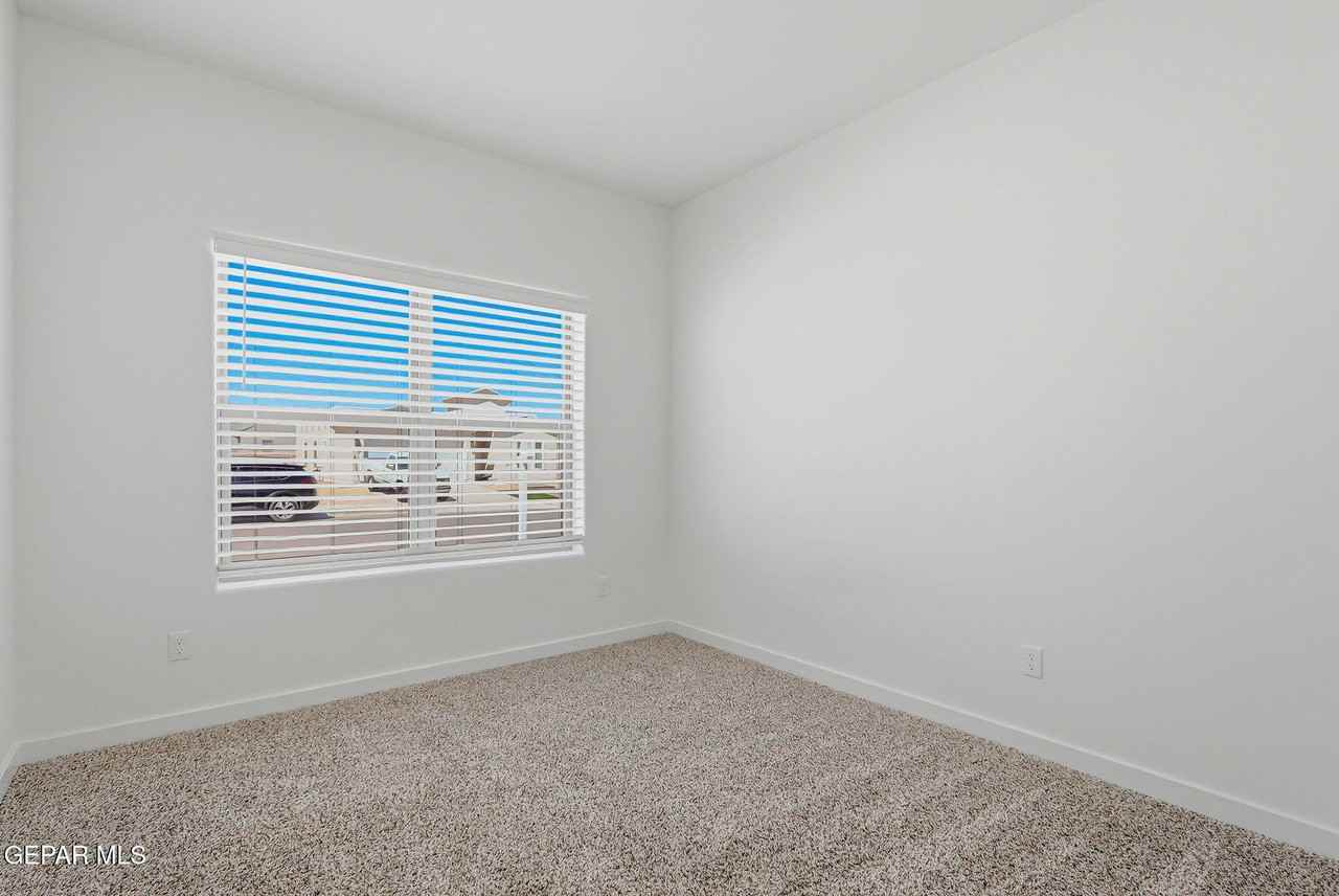 15052 Destination Ave - Photo 4 of 30