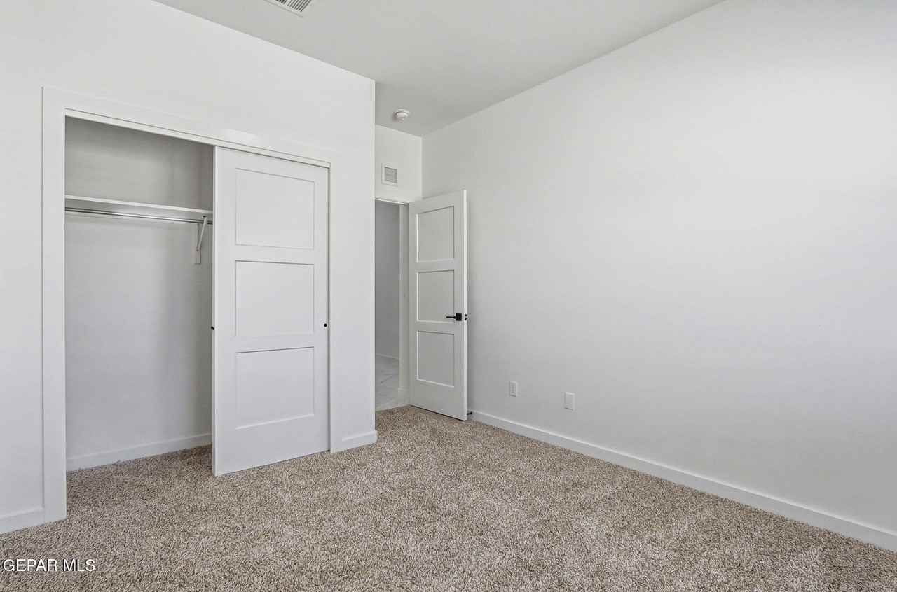 15052 Destination Ave - Photo 5 of 30