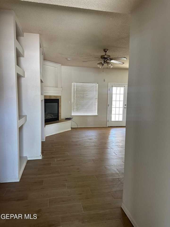 6026 Becca Dr - Photo 2 of 14