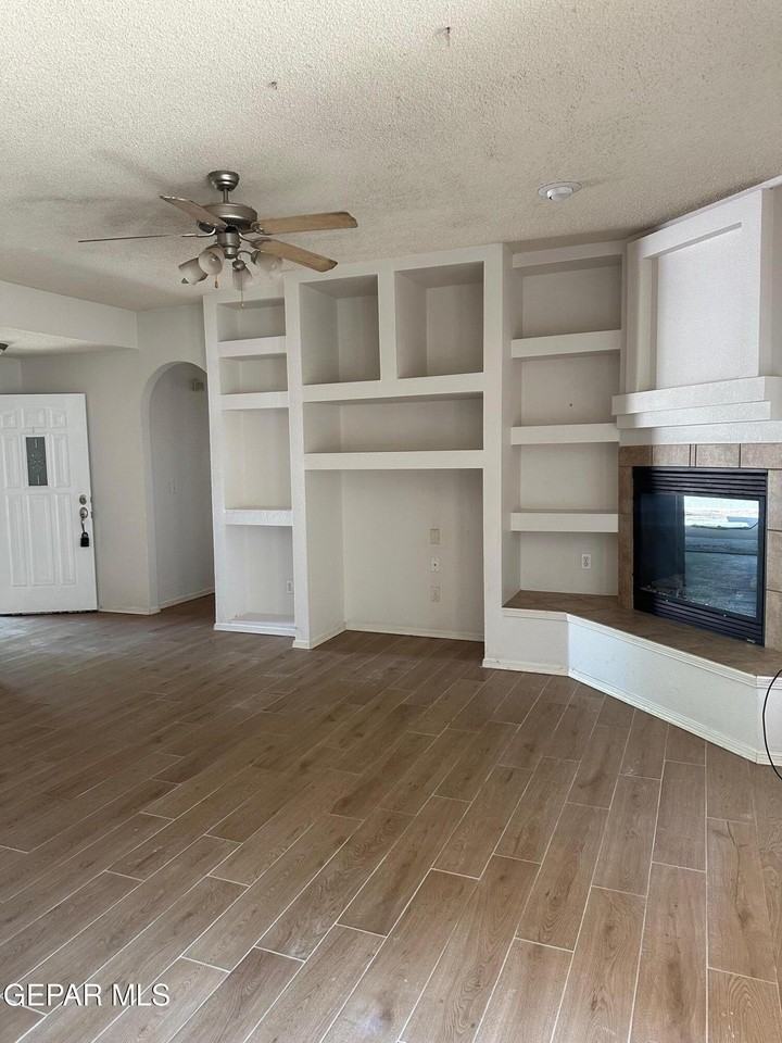 6026 Becca Dr - Photo 3 of 14