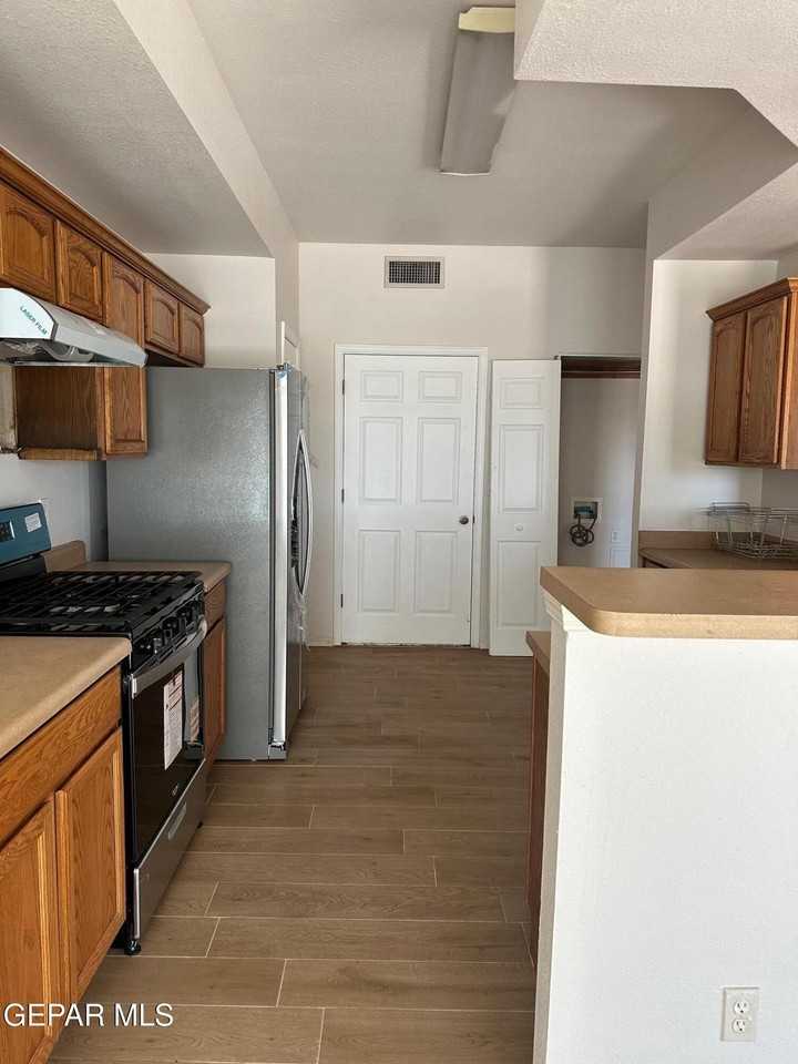 6026 Becca Dr - Photo 5 of 14