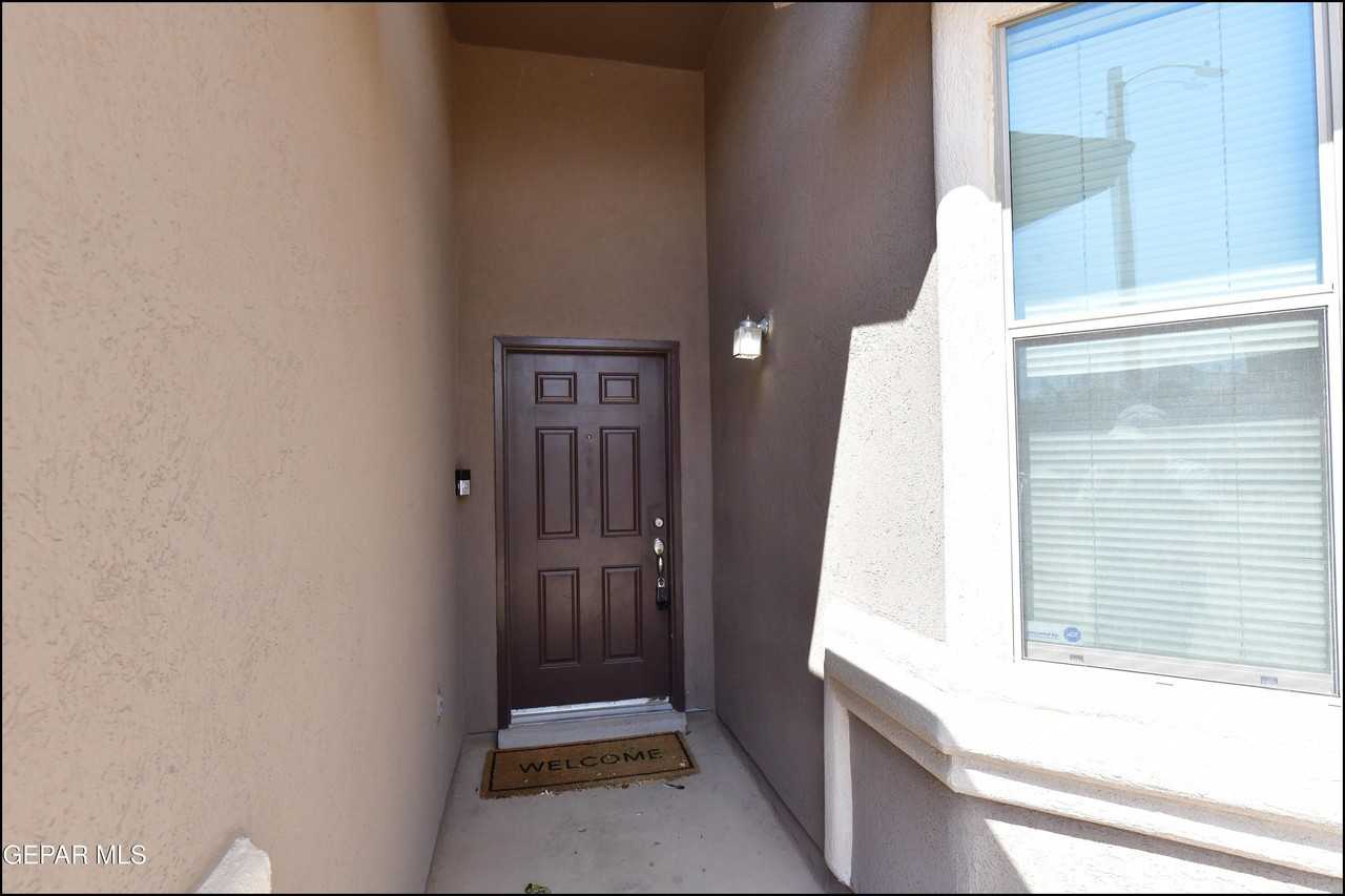 4913 Adrian Campos St - Photo 5 of 48