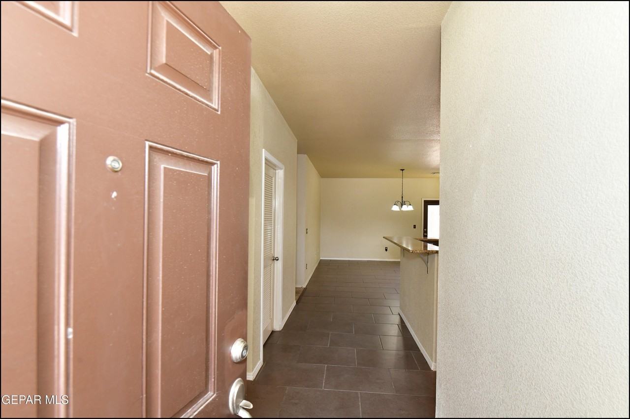 4913 Adrian Campos St - Photo 6 of 48